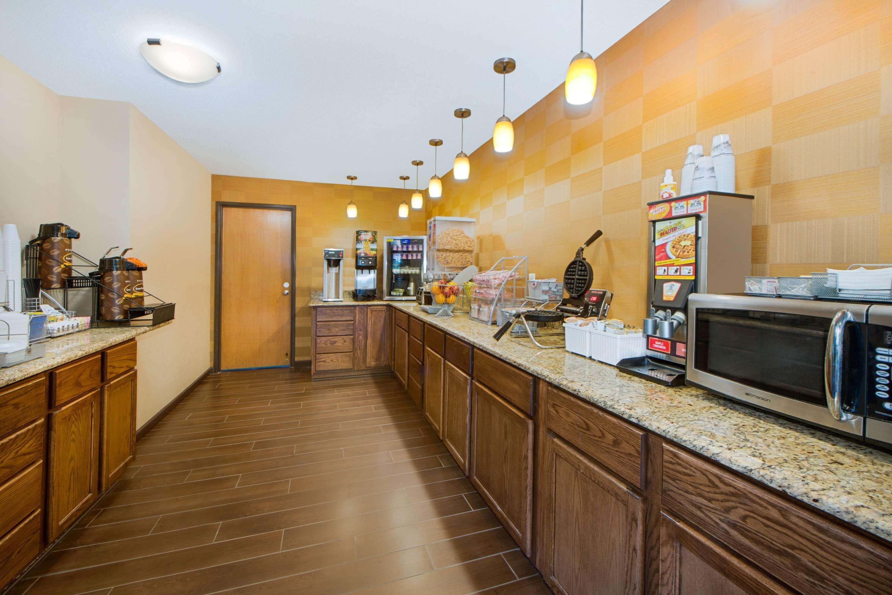 Super 8 By Wyndham Fairfield Hotel Bagian luar foto