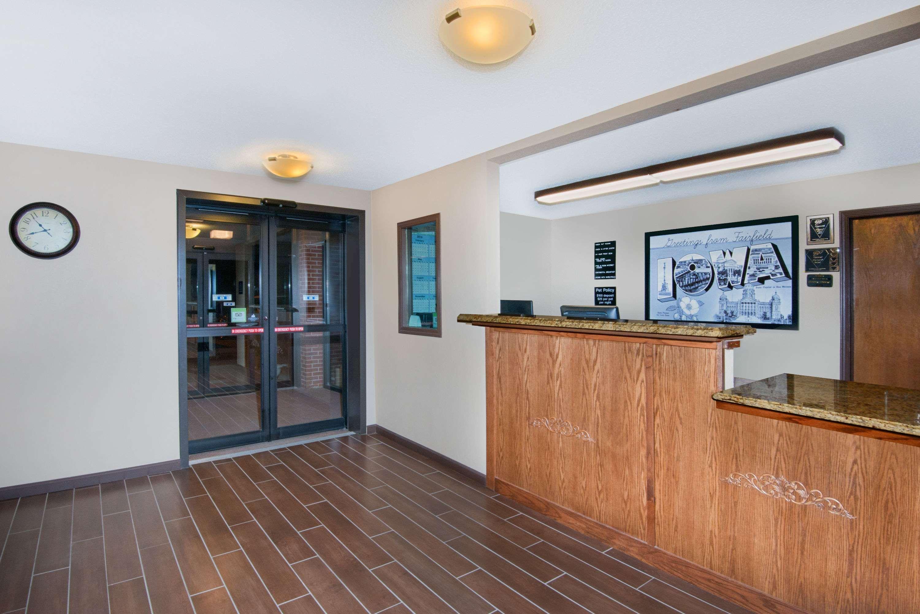 Super 8 By Wyndham Fairfield Hotel Bagian luar foto