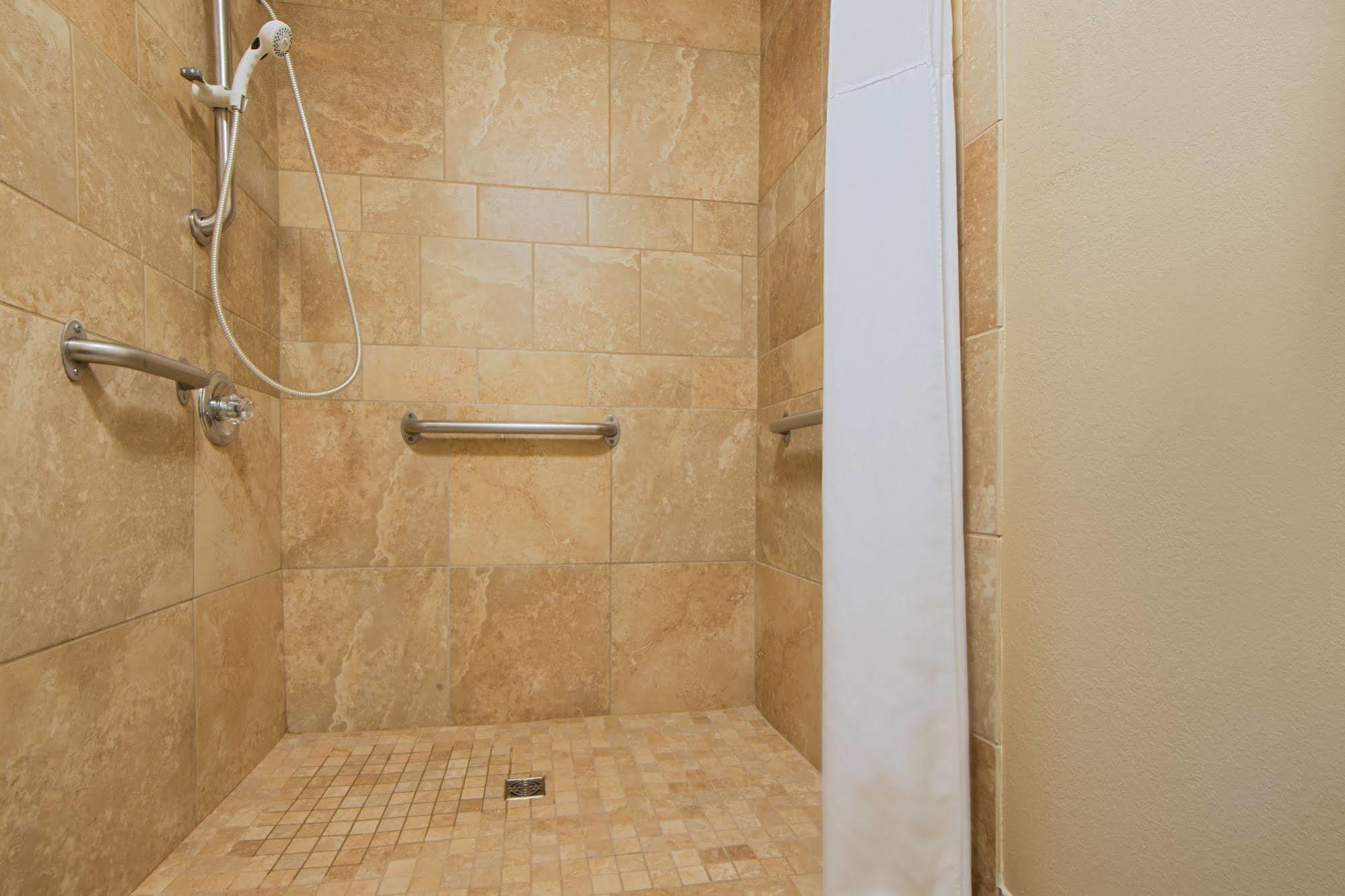 Super 8 By Wyndham Fairfield Hotel Bagian luar foto